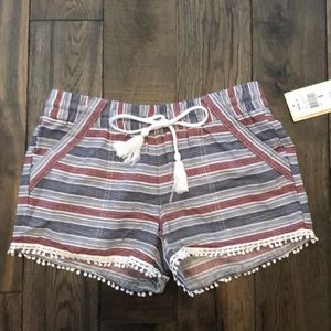Shorts w/lace trim